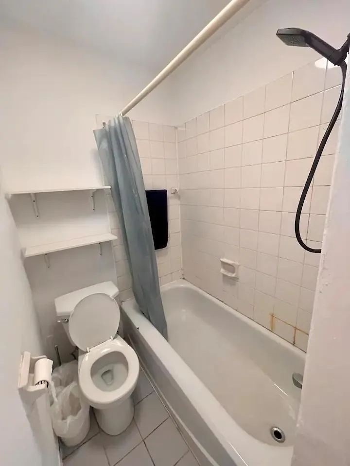 Homestay Full Kitchen 3Min A Pied Metro Verdun Room B
