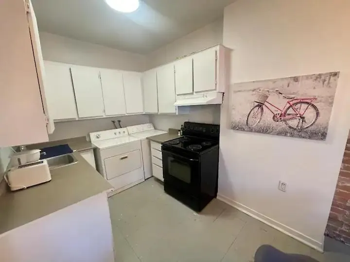 Full Kitchen 3Min A Pied Metro Verdun Room B Homestay Montreal