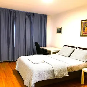  Séjour chez l'habitant Big Private Midmontreal Next To Station Metro - Parking Free